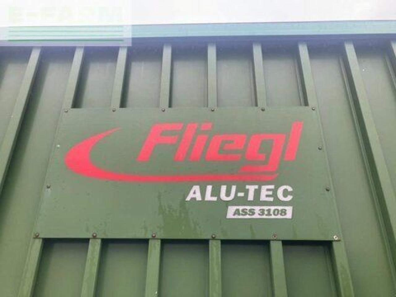 Fliegl abschiebesattelauflieger 3108 - Mezőgazdasági billenőpótkocsi: 2 kép. Fliegl abschiebesattelauflieger 3108 - Mezőgazdasági billenőpótkocsi: 2 kép.