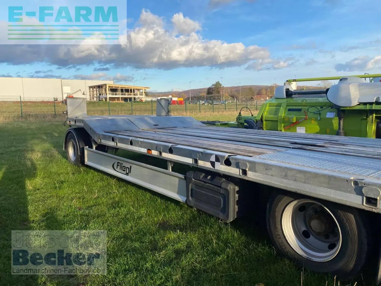 Fliegl dts-s 300 - Mezőgazdasági platós pótkocsi: 3 kép. Fliegl dts-s 300 - Mezőgazdasági platós pótkocsi: 3 kép.