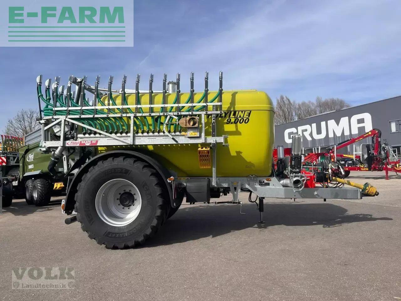 Fliegl pfw 9000 poly line einachs - Önjáró permetező: 4 kép. Fliegl pfw 9000 poly line einachs - Önjáró permetező: 4 kép.