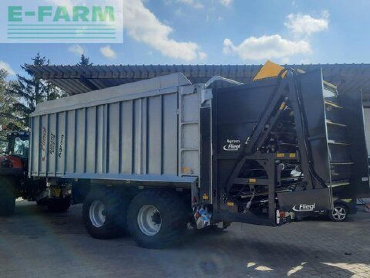 Fliegl überladeband - Futószalag: 2 kép. Fliegl überladeband - Futószalag: 2 kép.