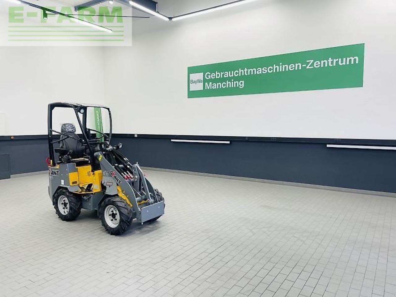 Giant g1200 - Minikotró: 1 kép. Giant g1200 - Minikotró: 1 kép.