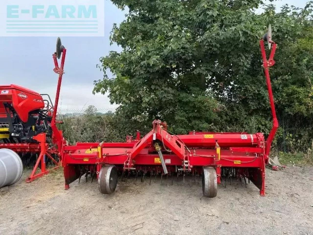 Grimme gf400 - Talajművelő gep: 2 kép. Grimme gf400 - Talajművelő gep: 2 kép.