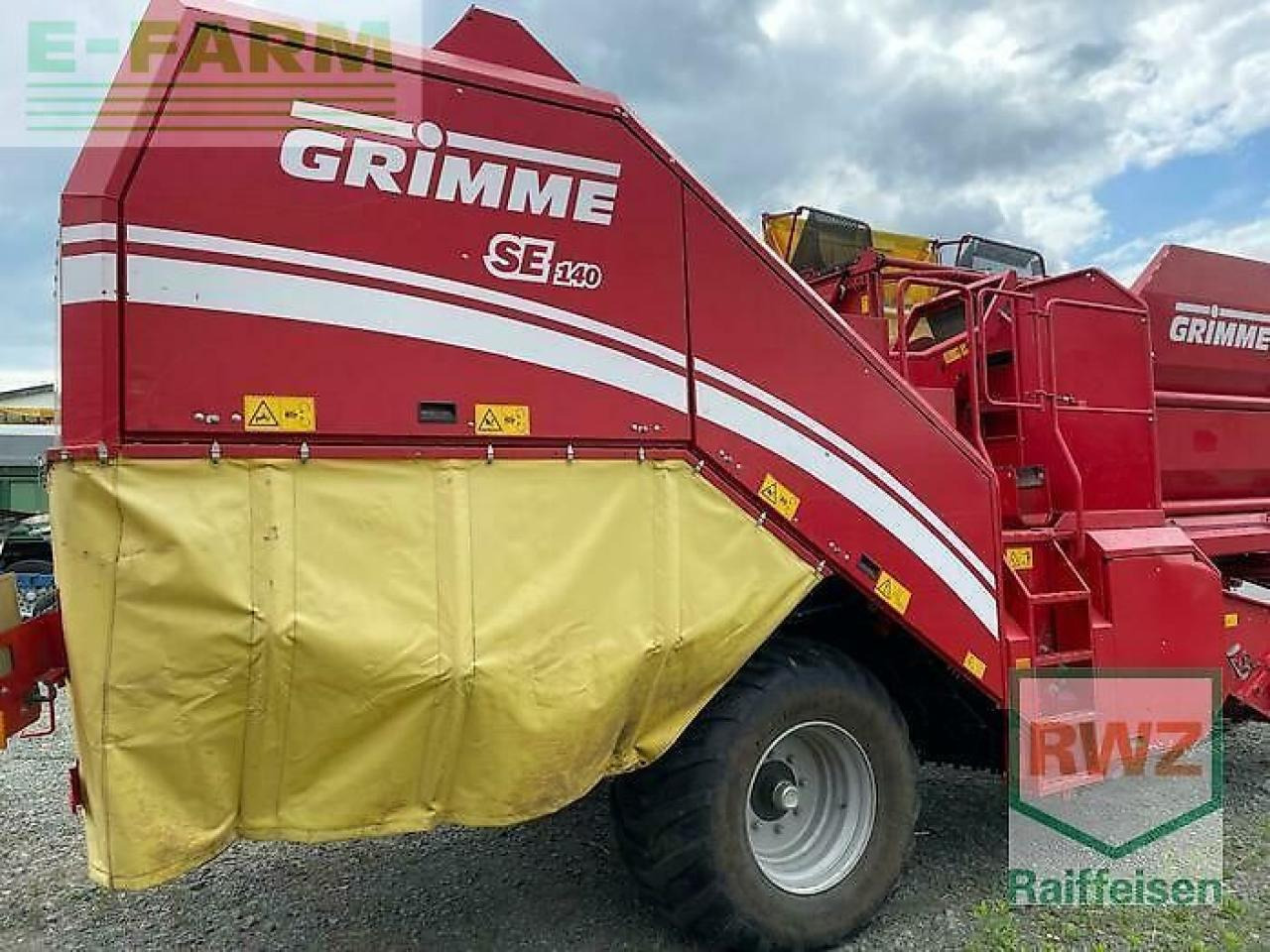 Grimme kartoffelvollernter - Burgonyakombájn: 4 kép. Grimme kartoffelvollernter - Burgonyakombájn: 4 kép.