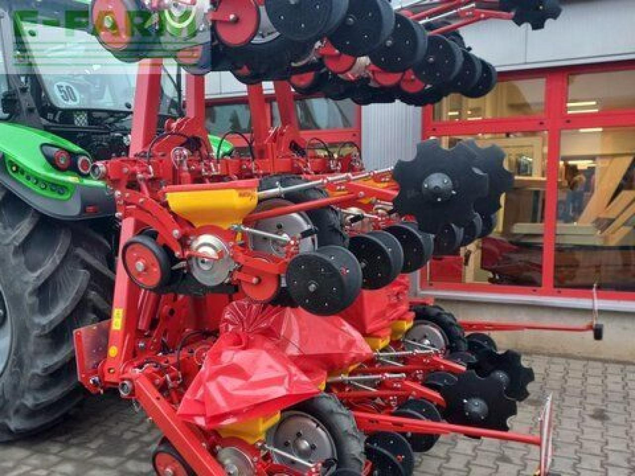 Grimme matrix 1800 - Precíziós vetőgép: 2 kép. Grimme matrix 1800 - Precíziós vetőgép: 2 kép.