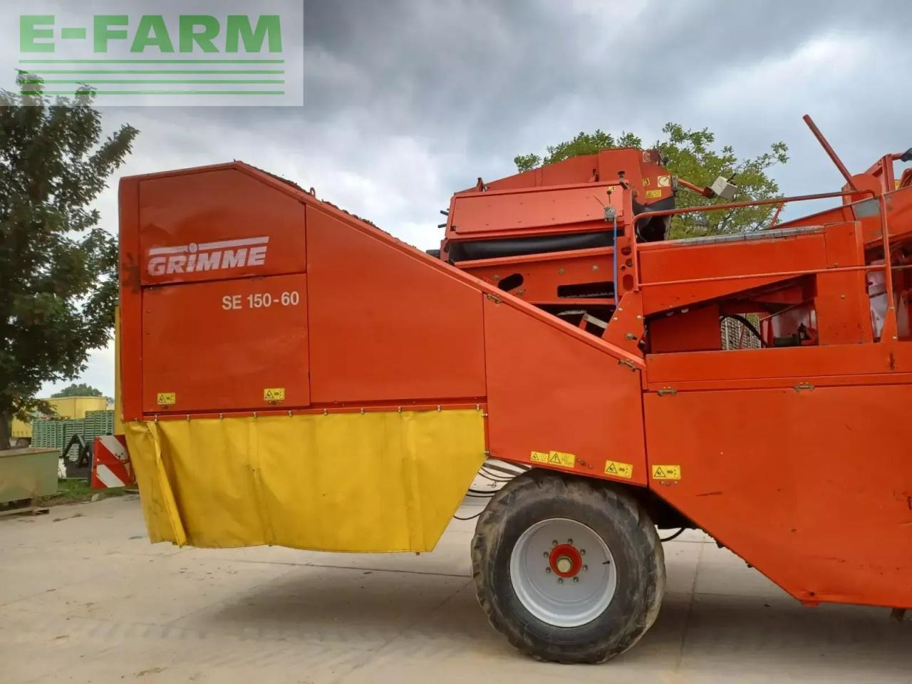 Grimme se 170-60 - Burgonyakombájn: 3 kép. Grimme se 170-60 - Burgonyakombájn: 3 kép.