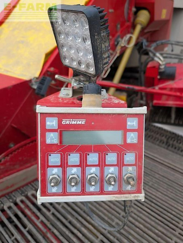 Grimme se 75 - 55 - Burgonyakombájn: 4 kép. Grimme se 75 - 55 - Burgonyakombájn: 4 kép.