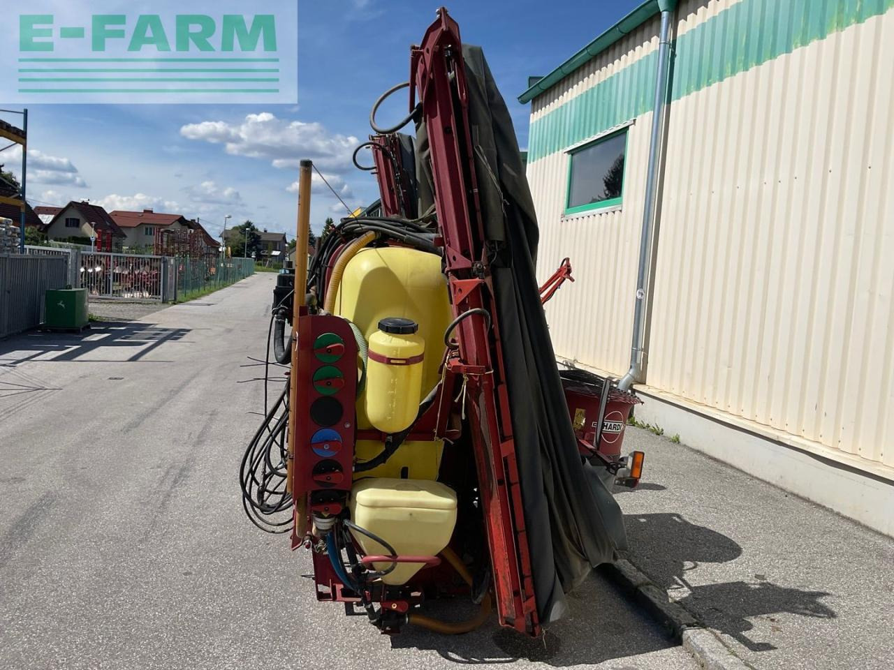 Hardi Master - Vontatott permetezők: 2 kép. Hardi Master - Vontatott permetezők: 2 kép.