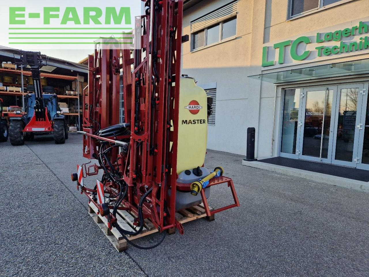 Hardi Master - Függesztett permetező: 3 kép. Hardi Master - Függesztett permetező: 3 kép.
