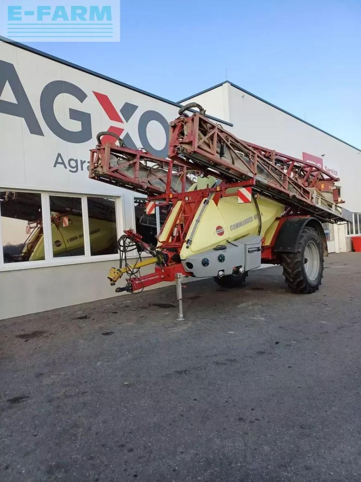 Hardi commander twin air 4500 - Vontatott permetezők: 5 kép. Hardi commander twin air 4500 - Vontatott permetezők: 5 kép.