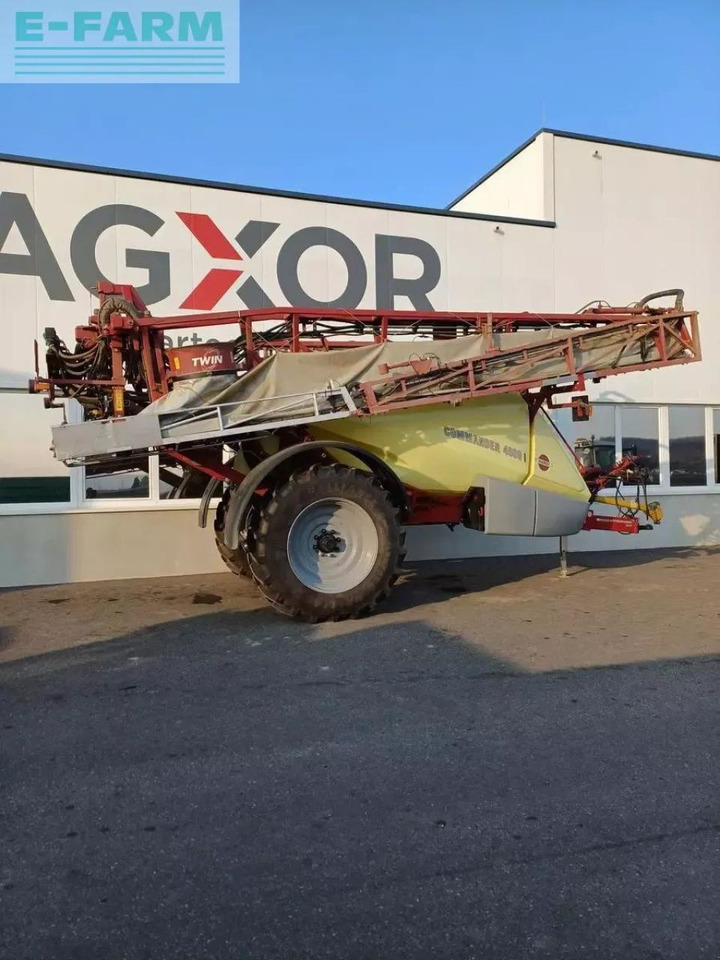 Hardi commander twin air 4500 - Vontatott permetezők: 2 kép. Hardi commander twin air 4500 - Vontatott permetezők: 2 kép.