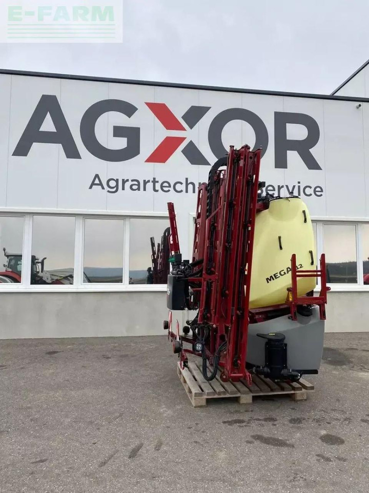 Hardi mega 1200 - Vontatott permetezők: 1 kép. Hardi mega 1200 - Vontatott permetezők: 1 kép.