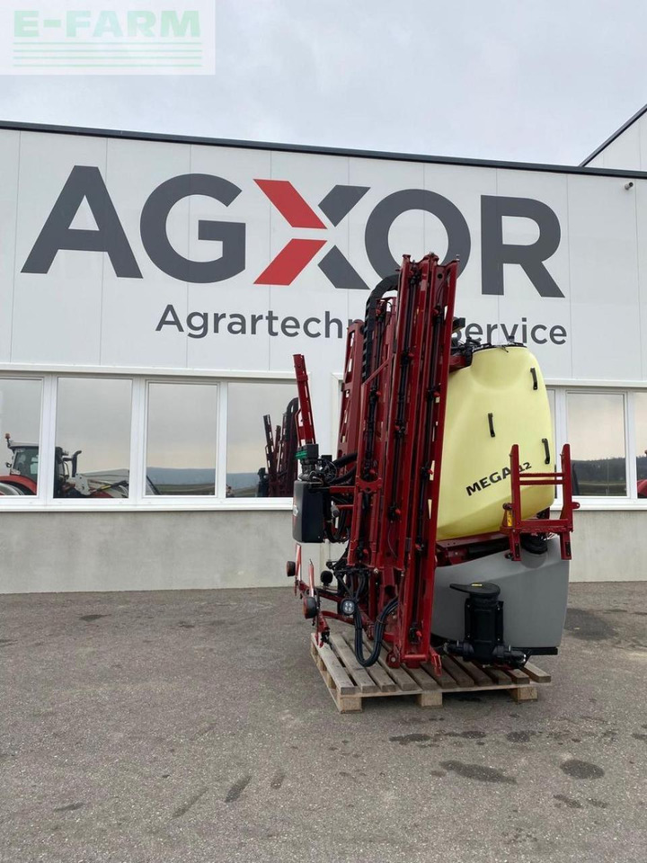 Hardi mega 1200 - Vontatott permetezők: 1 kép. Hardi mega 1200 - Vontatott permetezők: 1 kép.