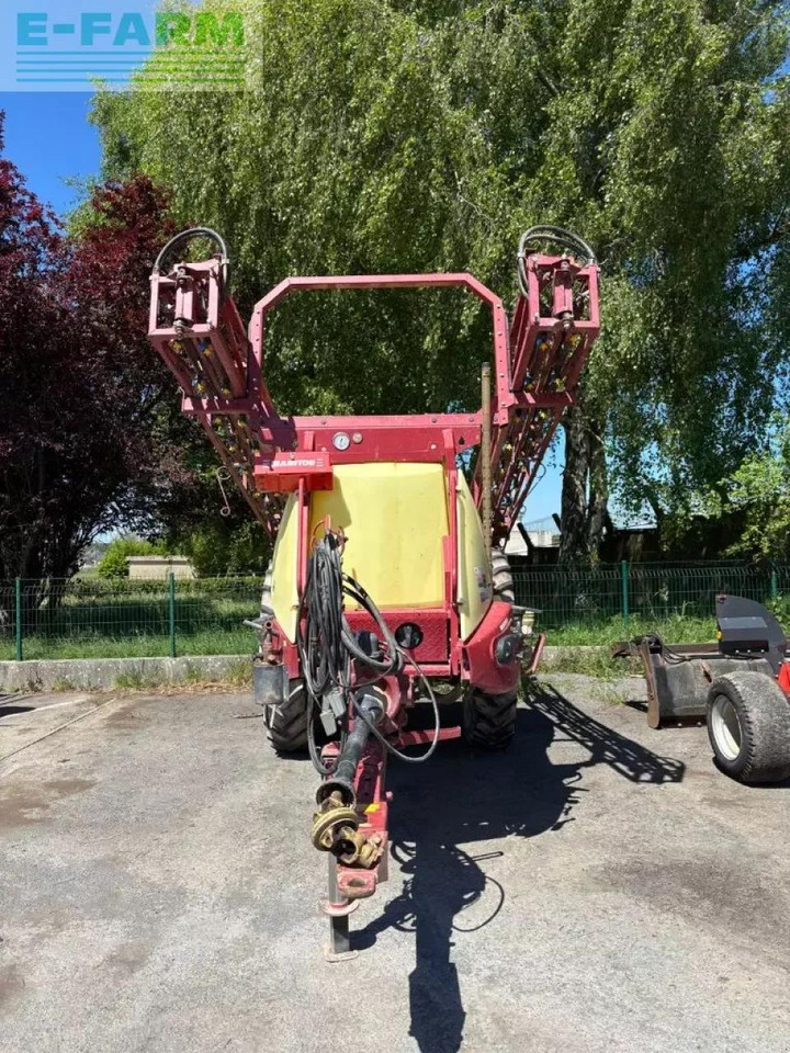 Hardi navigator 3000 - Vontatott permetezők: 3 kép. Hardi navigator 3000 - Vontatott permetezők: 3 kép.