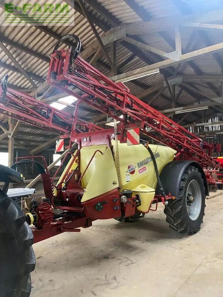 Hardi navigator 3000 - Vontatott permetezők: 1 kép. Hardi navigator 3000 - Vontatott permetezők: 1 kép.