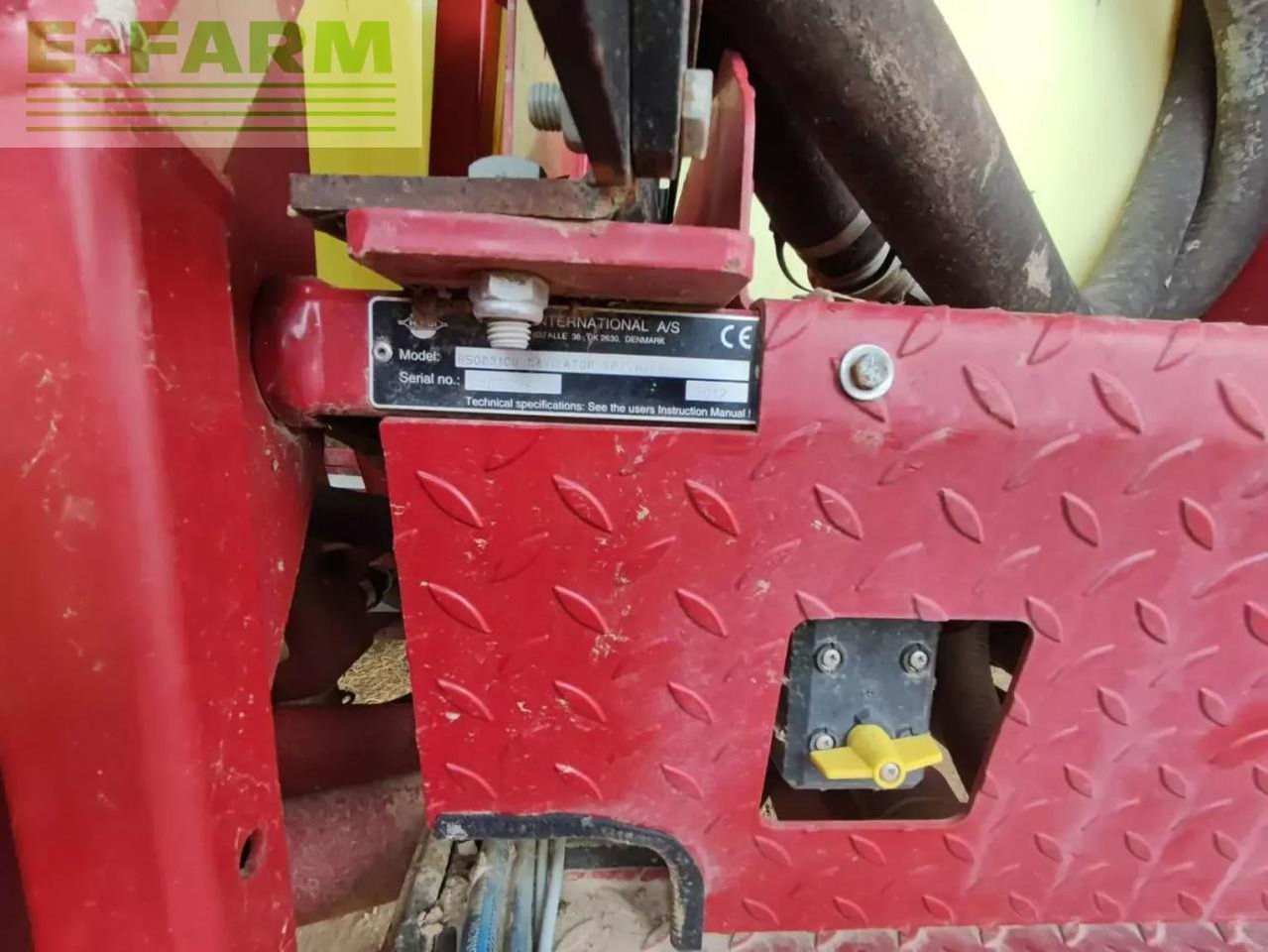 Hardi navigator 3000l - Vontatott permetezők: 5 kép. Hardi navigator 3000l - Vontatott permetezők: 5 kép.