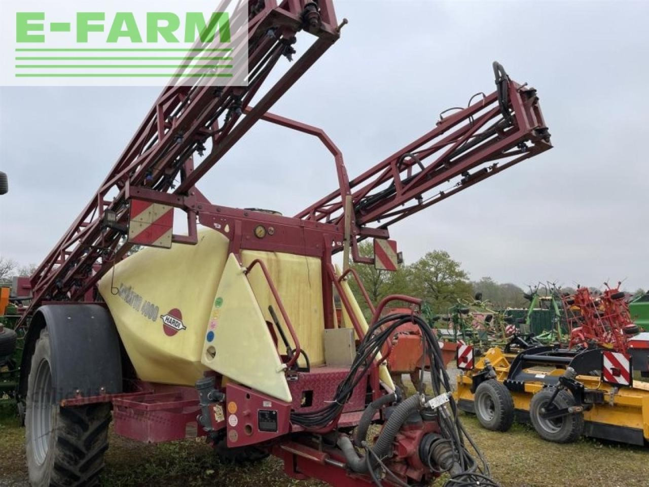 Hardi navigator 4000 - Vontatott permetezők: 2 kép. Hardi navigator 4000 - Vontatott permetezők: 2 kép.