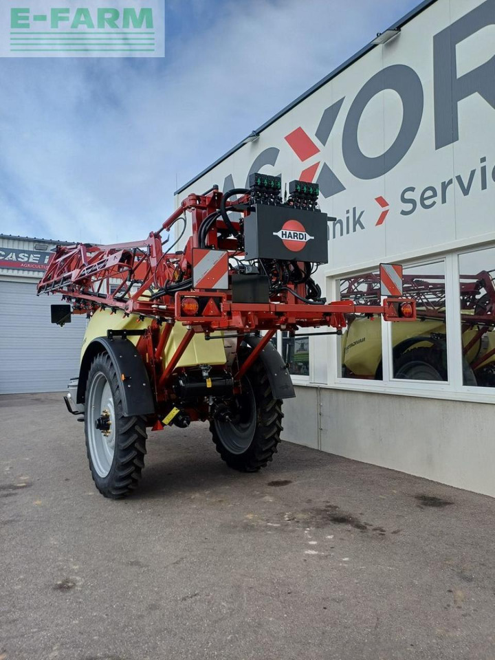 Hardi navigator base 3800 - Vontatott permetezők: 4 kép. Hardi navigator base 3800 - Vontatott permetezők: 4 kép.