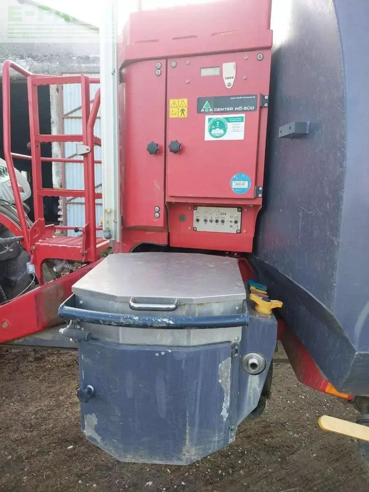 Horsch 8gs feldspritze - Vontatott permetezők: 2 kép. Horsch 8gs feldspritze - Vontatott permetezők: 2 kép.