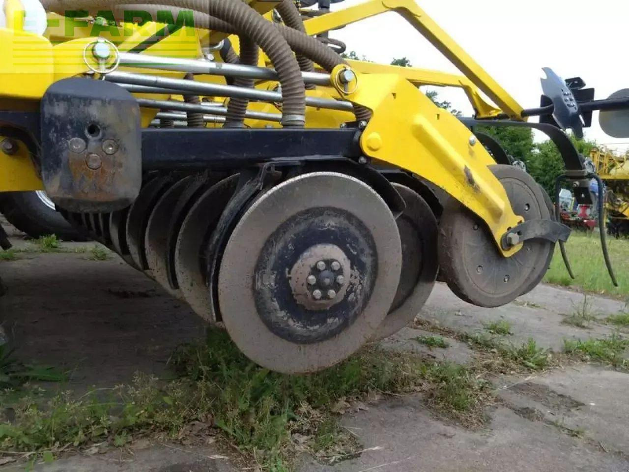 Horsch bednar omega 6000 - Szemenkénti vetőgép: 5 kép. Horsch bednar omega 6000 - Szemenkénti vetőgép: 5 kép.