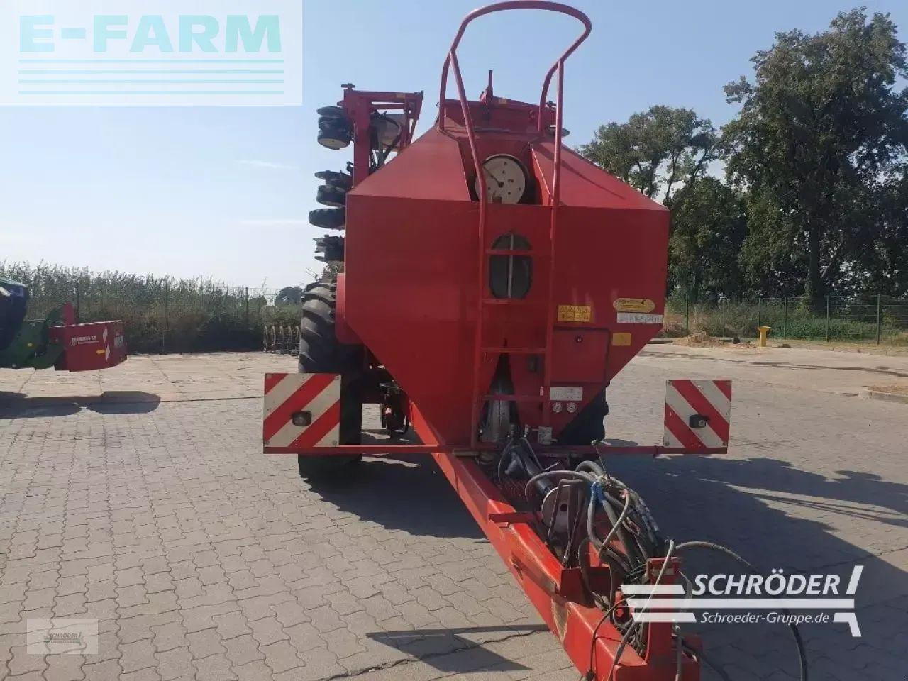Horsch maestro 12 rc - Precíziós vetőgép: 4 kép. Horsch maestro 12 rc - Precíziós vetőgép: 4 kép.