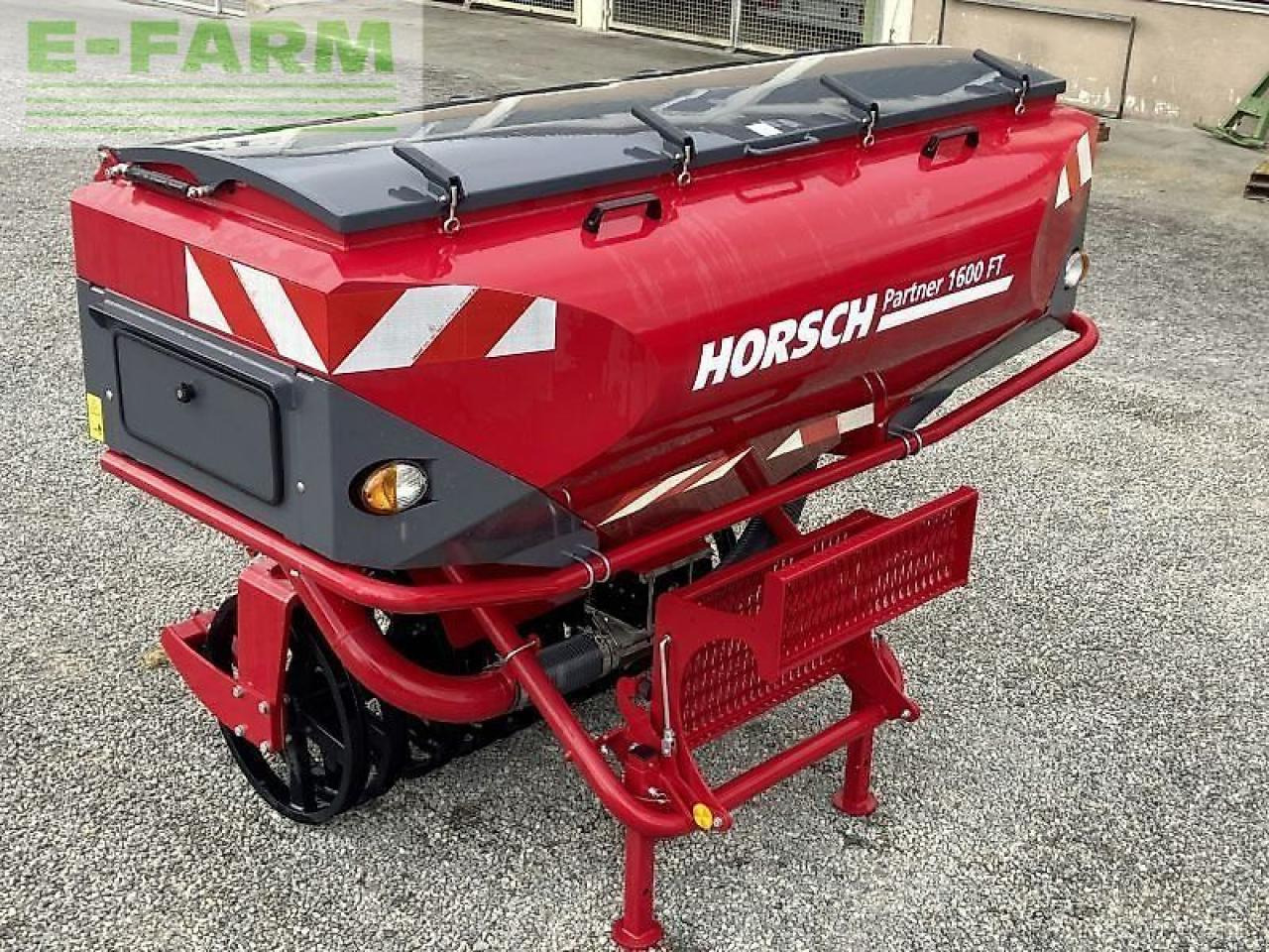 Horsch partner ft 1600 fronttank - Szemenkénti vetőgép: 4 kép. Horsch partner ft 1600 fronttank - Szemenkénti vetőgép: 4 kép.