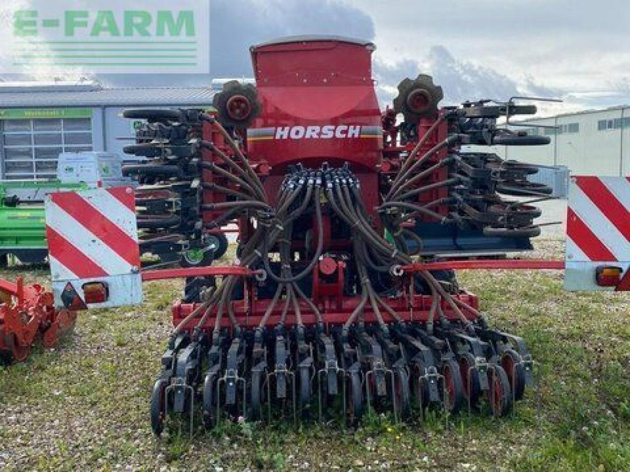 Horsch pronto 4 dc - Szemenkénti vetőgép: 2 kép. Horsch pronto 4 dc - Szemenkénti vetőgép: 2 kép.