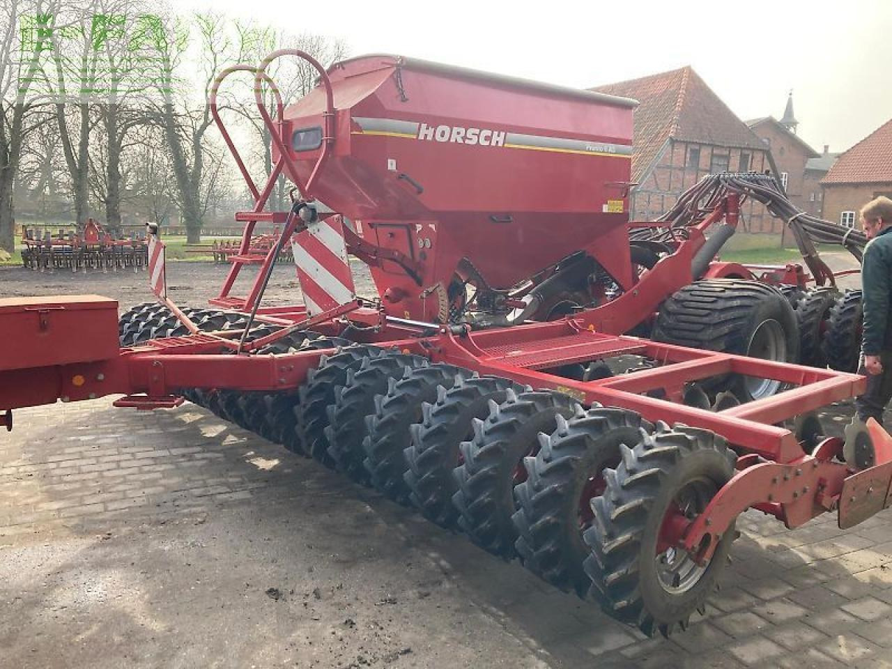 Horsch pronto 6 as - Szemenkénti vetőgép: 4 kép. Horsch pronto 6 as - Szemenkénti vetőgép: 4 kép.