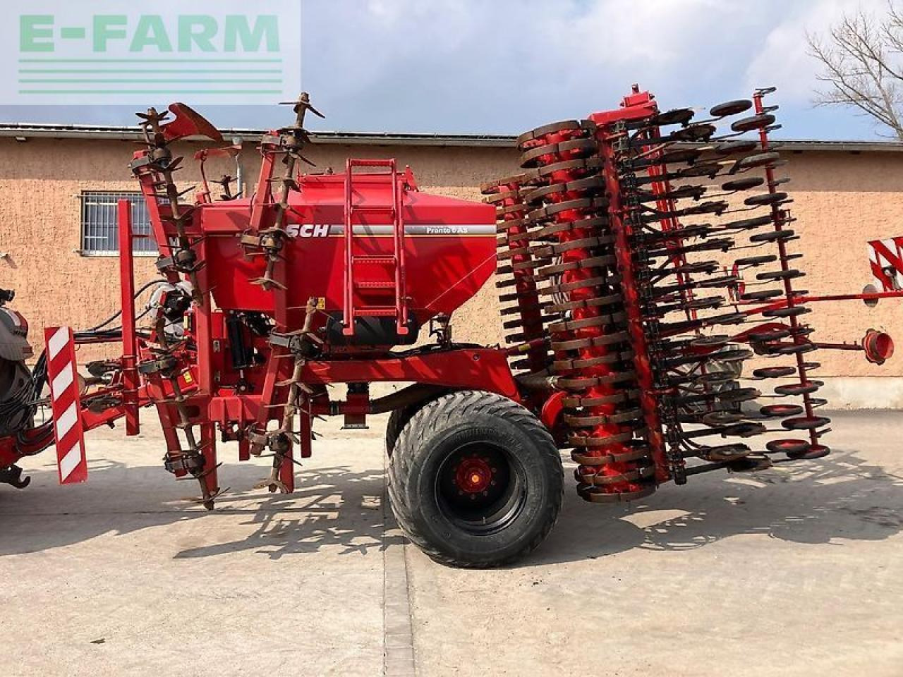 Horsch pronto 6 as - Szemenkénti vetőgép: 3 kép. Horsch pronto 6 as - Szemenkénti vetőgép: 3 kép.