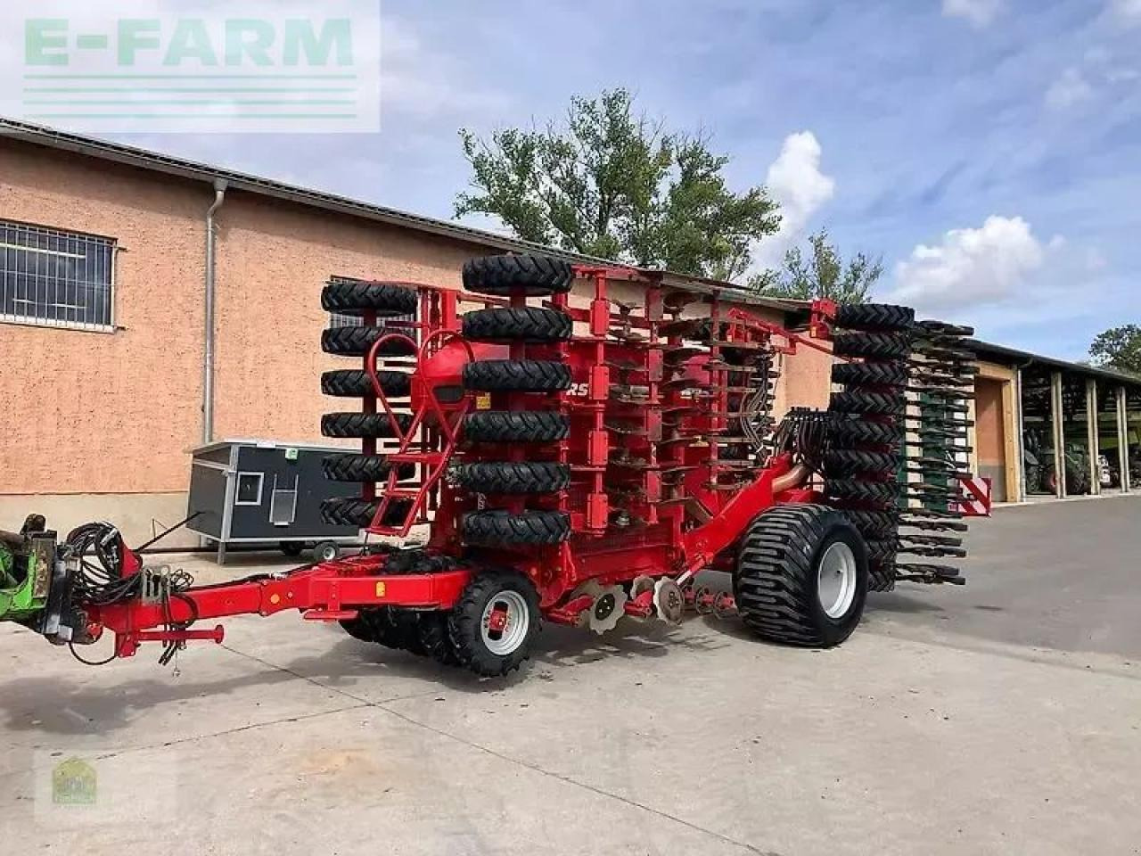 Horsch pronto 6 as *mit saatflusskontrolle* - Kombinált vetőgép: 1 kép. Horsch pronto 6 as *mit saatflusskontrolle* - Kombinált vetőgép: 1 kép.