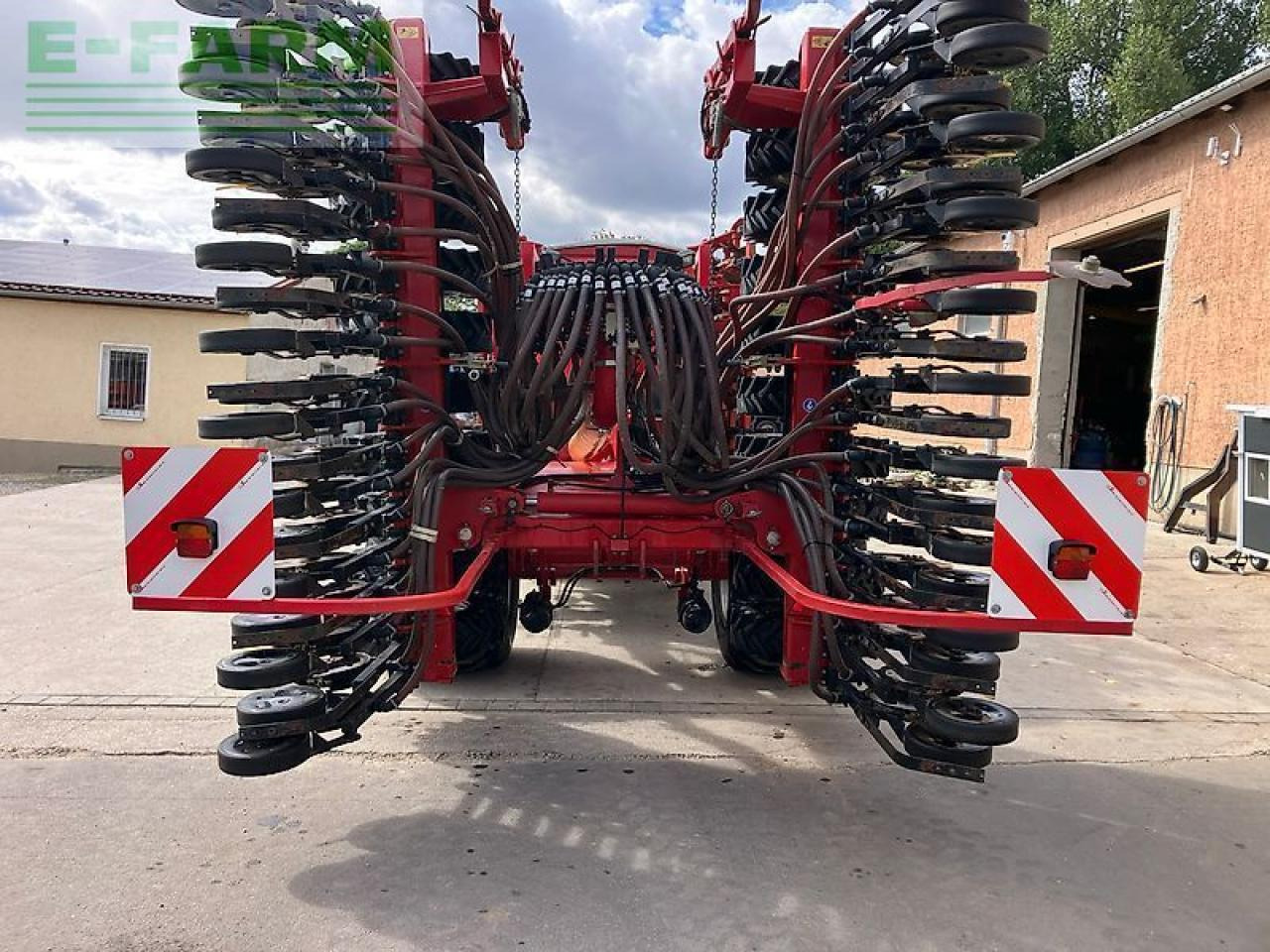Horsch pronto 6 as *mit saatflusskontrolle* - Szemenkénti vetőgép: 5 kép. Horsch pronto 6 as *mit saatflusskontrolle* - Szemenkénti vetőgép: 5 kép.
