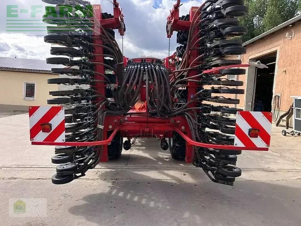 Horsch pronto 6 as *mit saatflusskontrolle* - Kombinált vetőgép: 5 kép. Horsch pronto 6 as *mit saatflusskontrolle* - Kombinált vetőgép: 5 kép.