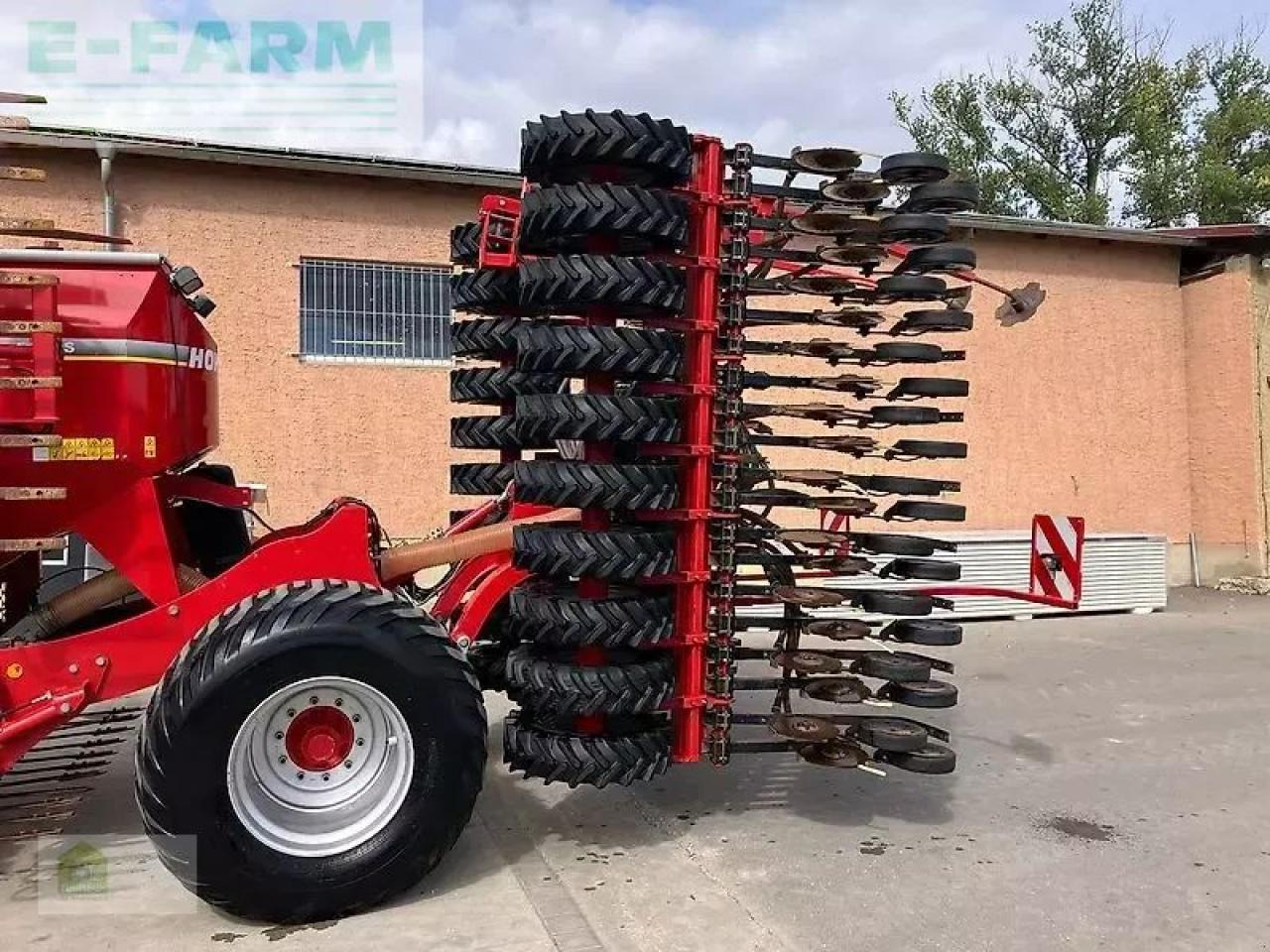 Horsch pronto 6 as *mit saatflusskontrolle* - Kombinált vetőgép: 4 kép. Horsch pronto 6 as *mit saatflusskontrolle* - Kombinált vetőgép: 4 kép.