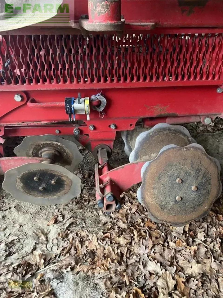 Horsch pronto 6 dc - Szemenkénti vetőgép: 4 kép. Horsch pronto 6 dc - Szemenkénti vetőgép: 4 kép.