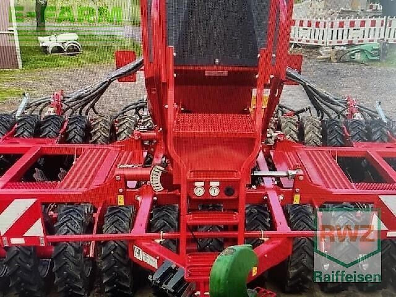 Horsch pronto 6 dc - Szemenkénti vetőgép: 2 kép. Horsch pronto 6 dc - Szemenkénti vetőgép: 2 kép.