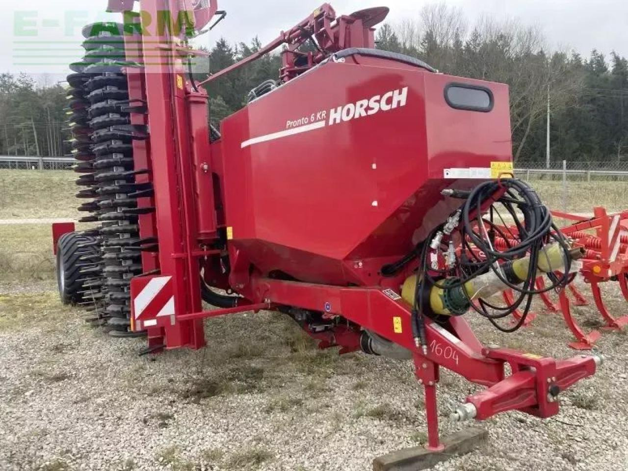 Horsch pronto 6 kr - Kombinált vetőgép: 1 kép. Horsch pronto 6 kr - Kombinált vetőgép: 1 kép.