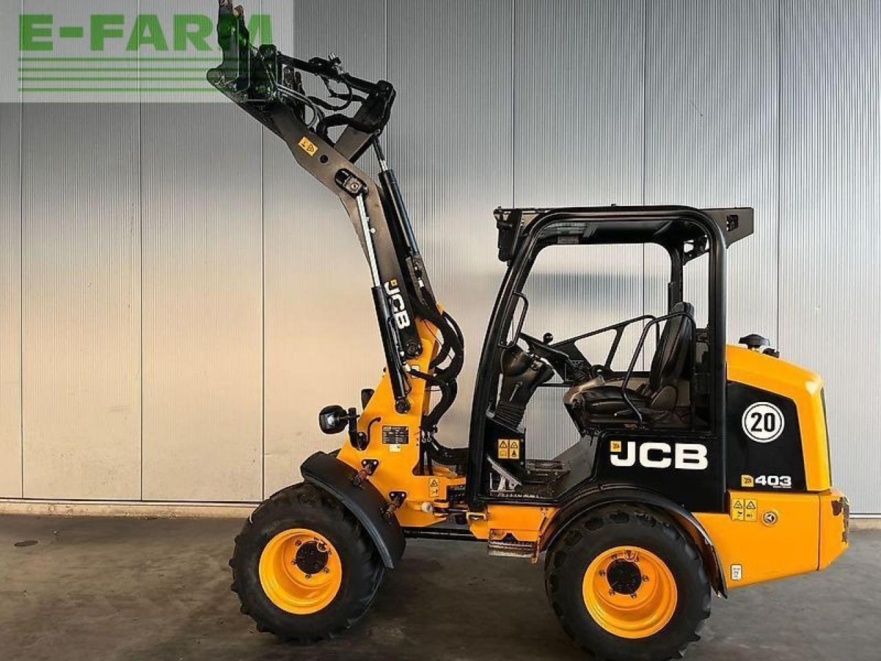 JCB 403 agri schutzdach - Minikotró: 5 kép. JCB 403 agri schutzdach - Minikotró: 5 kép.