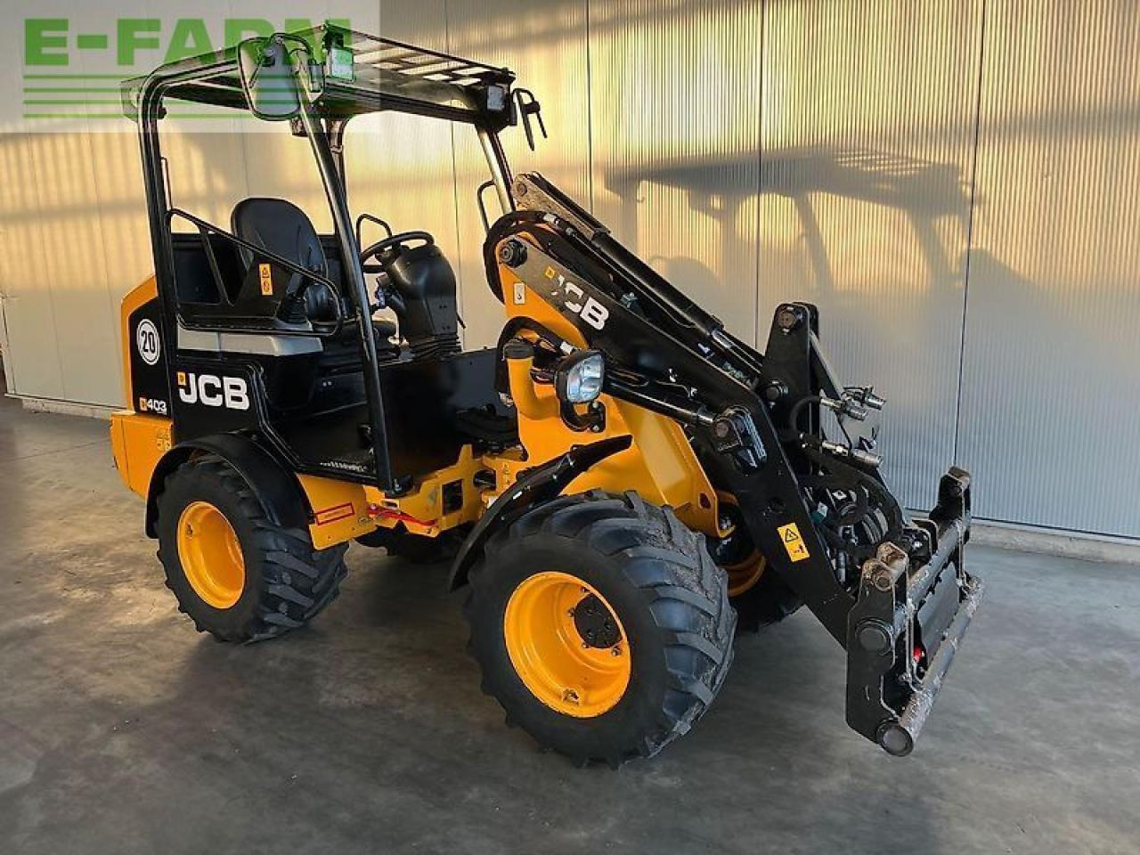 JCB 403 agri schutzdach - Minikotró: 2 kép. JCB 403 agri schutzdach - Minikotró: 2 kép.