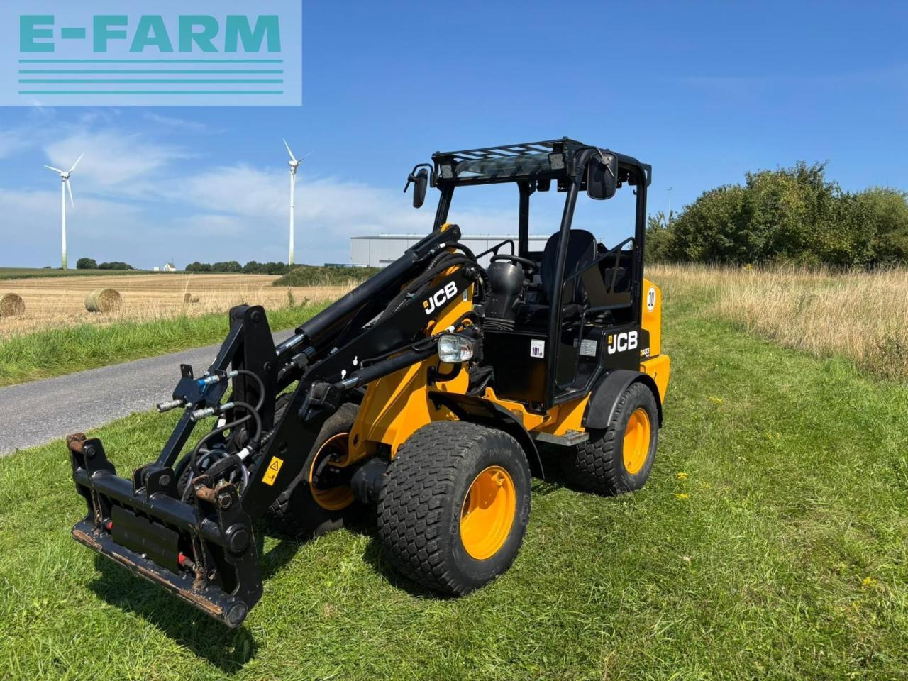 JCB 403 plus mit fahrerschutzdach - Minikotró: 2 kép. JCB 403 plus mit fahrerschutzdach - Minikotró: 2 kép.