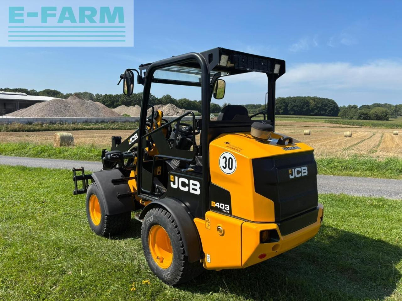 JCB 403 plus mit fahrerschutzdach - Minikotró: 5 kép. JCB 403 plus mit fahrerschutzdach - Minikotró: 5 kép.