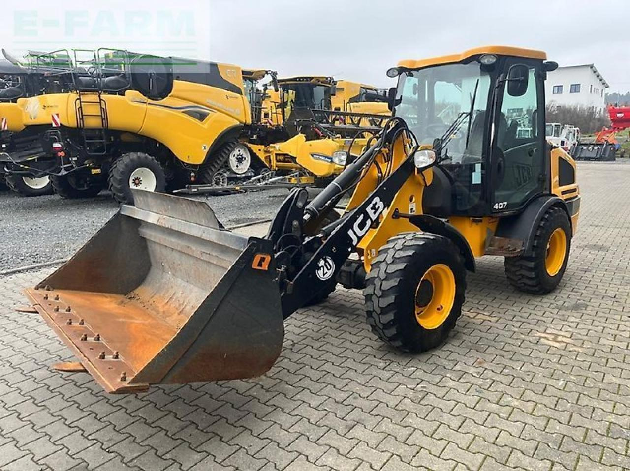 JCB 407 - Minikotró: 2 kép. JCB 407 - Minikotró: 2 kép.