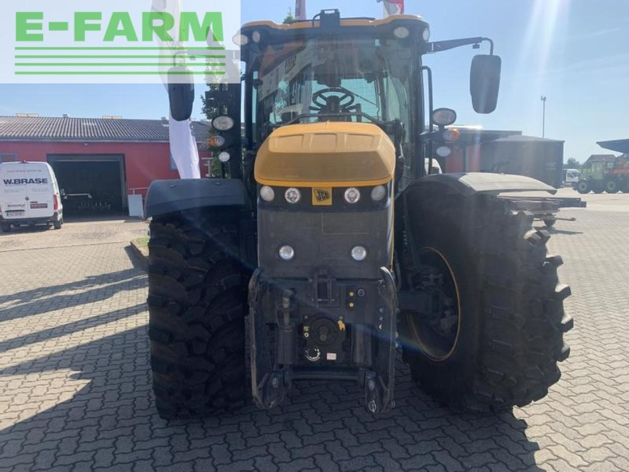 JCB 4220 fasttrac mit jd-autotrac vorbereitung + stoll konsolen - Traktor: 2 kép. JCB 4220 fasttrac mit jd-autotrac vorbereitung + stoll konsolen - Traktor: 2 kép.