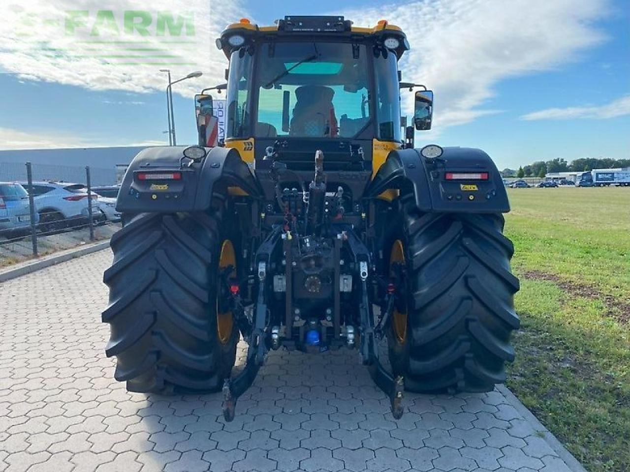 JCB 4220 icon - Traktor: 5 kép. JCB 4220 icon - Traktor: 5 kép.
