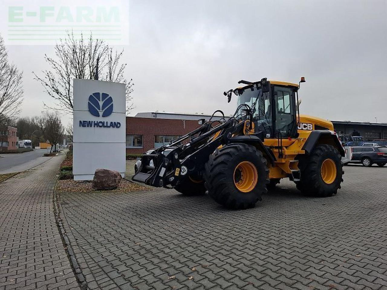 JCB 427 agri - Minikotró: 2 kép. JCB 427 agri - Minikotró: 2 kép.