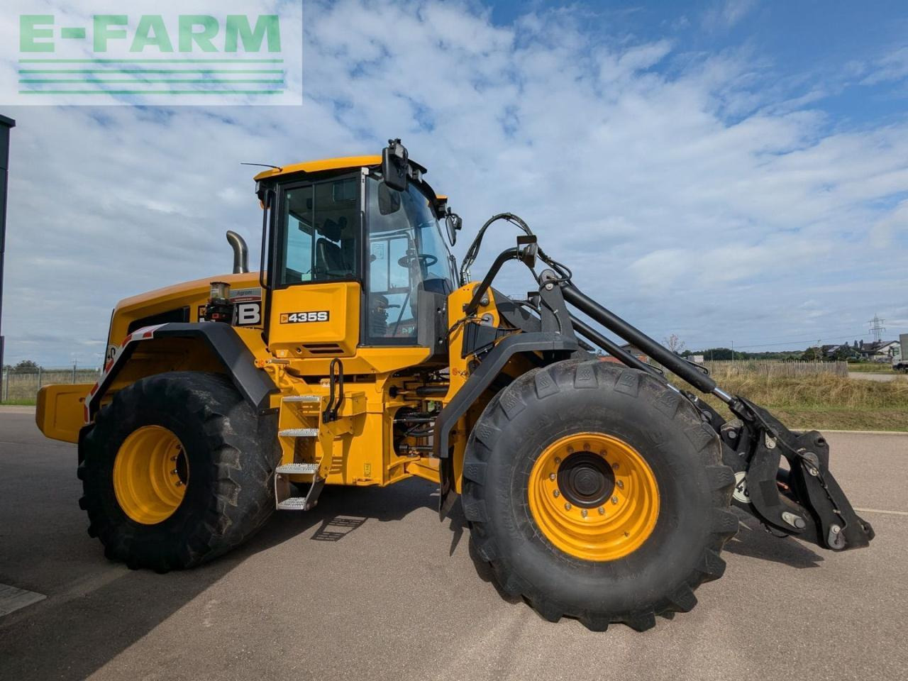 JCB 435 S HighLift - Minikotró: 3 kép. JCB 435 S HighLift - Minikotró: 3 kép.