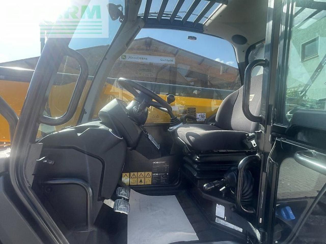 Teleszkópos rakodó JCB 540-180 hi-viz: 19 kép.