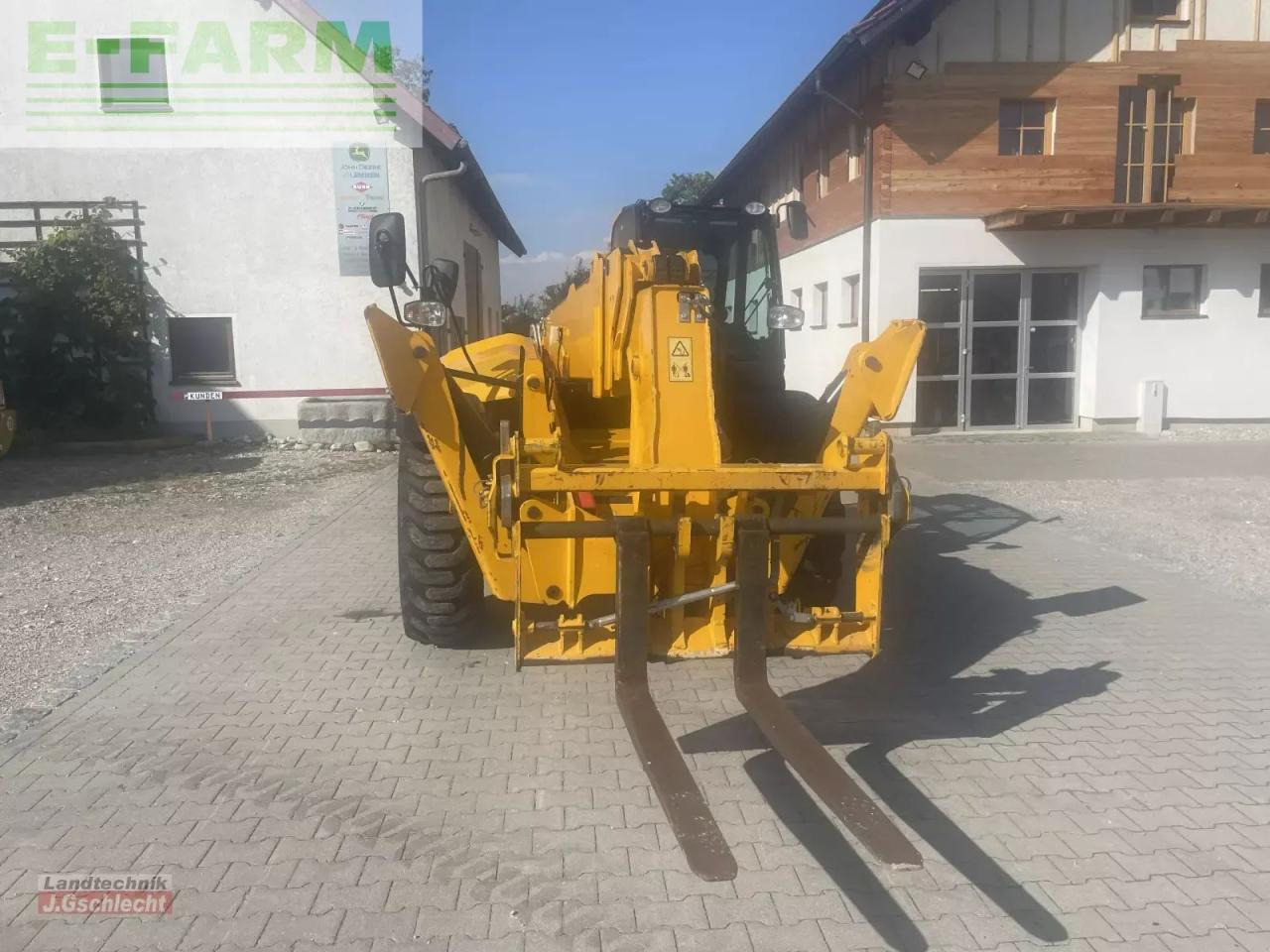 JCB 540-180 hi-viz - Villás targonca: 4 kép. JCB 540-180 hi-viz - Villás targonca: 4 kép.