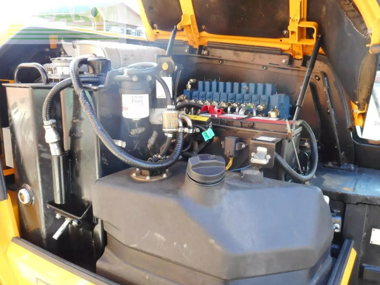 Minikotró JCB 86 c-1 ( 8.775kg ): 15 kép.
