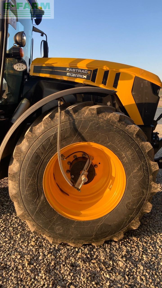 Traktor JCB Fastrac 4220: 13 kép.
