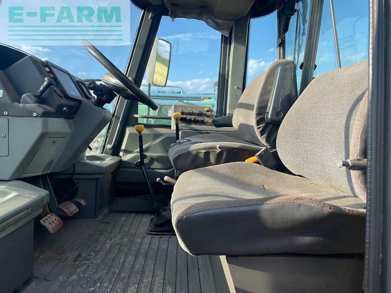 JCB fastrac 150 - Traktor: 3 kép. JCB fastrac 150 - Traktor: 3 kép.