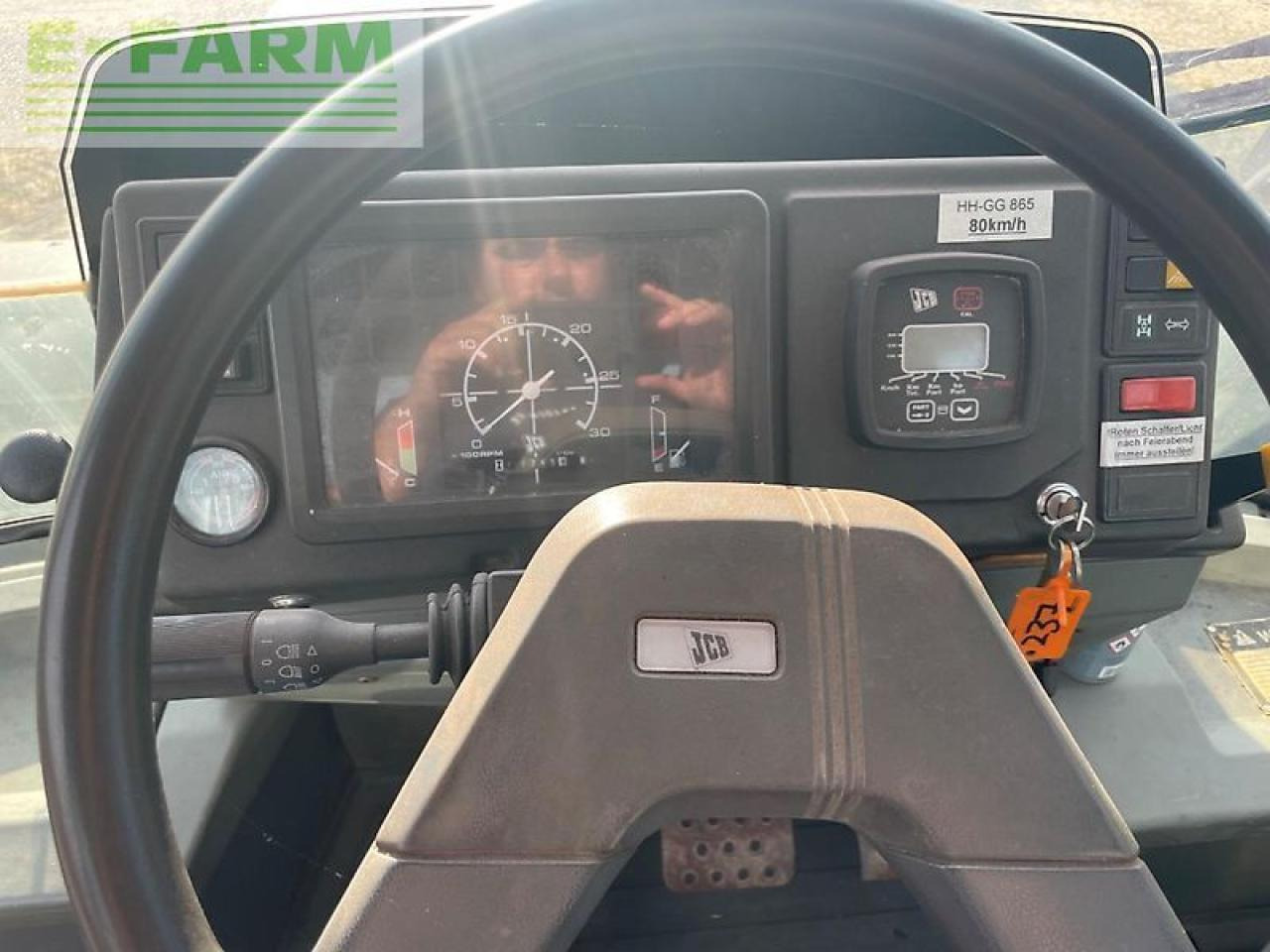 JCB fastrac 150 - Traktor: 4 kép. JCB fastrac 150 - Traktor: 4 kép.